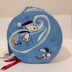 Vera Bradley Peanuts Limited Edition Whimsy Ski Slope Snoopy Design Makeup Bag
